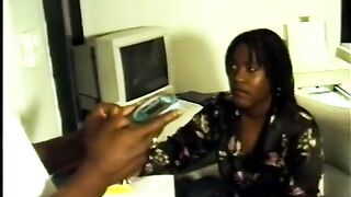 Ebony pair takes a break for hardcore banging in the office