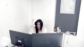 The Secretary Makes the Patient Expect a Lengthy Time and That guy Resolves to Go Into the Bath and Screw Her