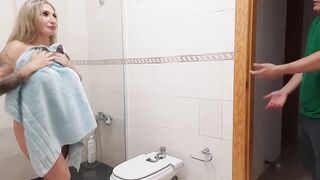GOLDEN-HAIRED BREASTY mother I'd like to fuck STEPMOM IN SHOWER DRILLED BY STEPSON