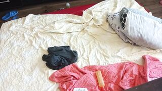 Mateur Wife Gives Me a Tugjob Until I Cum, Sexy Amateur Pair Foreplay in the Bedroom