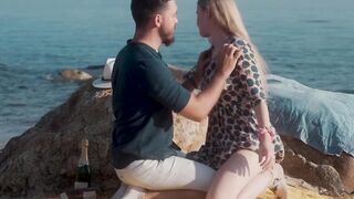 Risking It All on Empty Beach - Real Amateur Pair Squirt