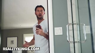 Sneaky Sex - Seth Gamble LaSirena69 - Catch Me If U Webcam