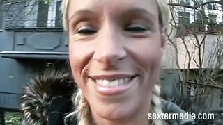 Blondine fickt fuer 100 Euro