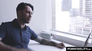 PORNFIDELITY Dana DeArmond Gives Tommy Pistol a Dram Screw