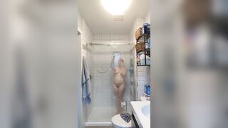 SPY - Curvy Golden-Haired TEEN plays with twat and takes hot shower