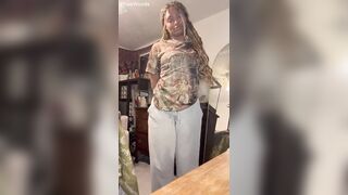 Black chick shows u a little surprise
