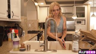 Single mamma uses her time off to hook up