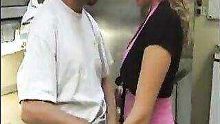 La boulangere salope de mere en fille