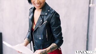 VIXEN Actress is Tempted By Hollywood Pair