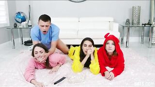 Angels interrupted during the time that watching a video (#FOURSOME)