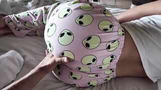 My stepfather knows how to have morning sex the right way