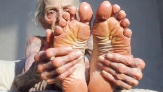 Granny Foot Oil Play - Self Massage Makes Her Lustful and Leaking