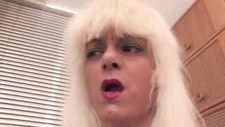 Blond mother i'd like to fuck serf takes whipping from her dominant