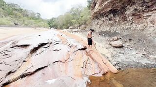 Charming YOUTHFUL COLLEGE GAL goes to the river after her classes and meets A STRANGER AND ENDS UP BANGING OUTDOORS IN COLOMBIA!