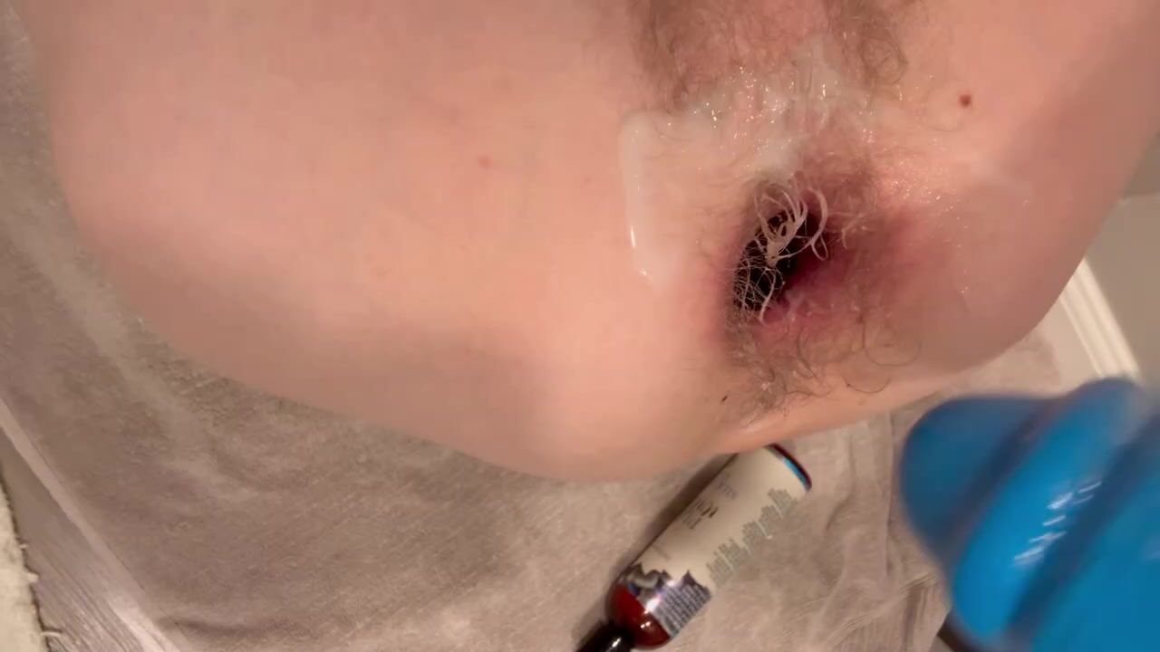 Tiny femboy gapes aperture with massive rod