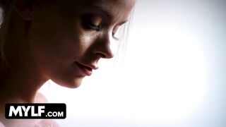 Golden-haired female-dominator Pristine Edge takes the neighbour's weenie in the bathtub