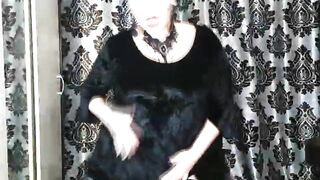 A aged floozy, a web camera model, sucks her spouse’s penis after intimate sessions with strangers.!. (16)