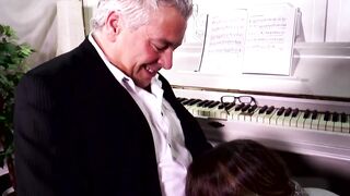 A piano lesson with a hawt surprise!