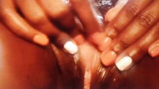 Very sexy Burundian hotty masturbated