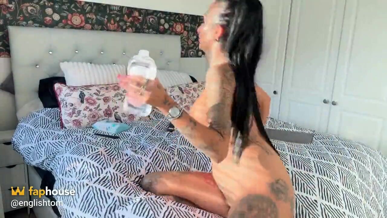 When the Mrs Surprizes Me with Her Arse
