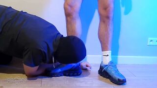 The neighbour serves scally chav, a lot of cum, sneakers, socks (greater quantity at OF FREE)