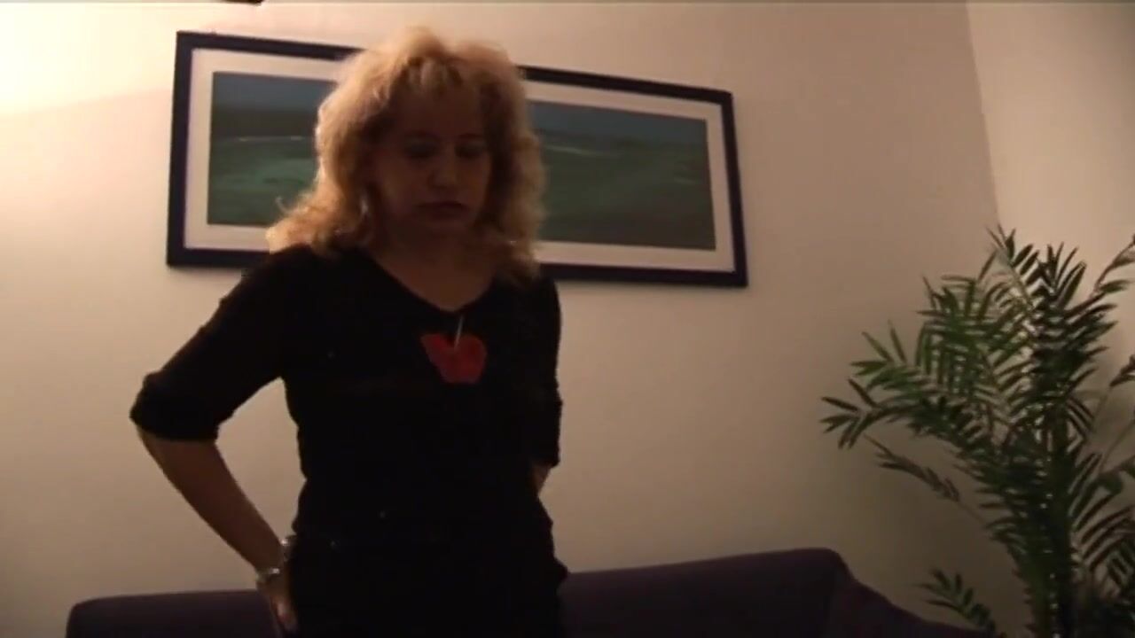 Golden haired mother i'd like to fuck has a real large jock inside her snatch