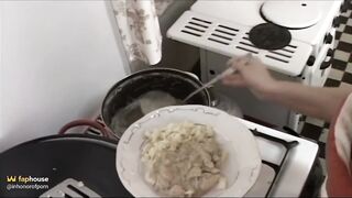 That babe Gets Screwed in the Butt in the Kitchen