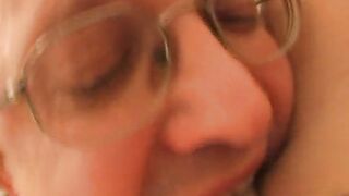 Die Krankenschwester fickt ihn gesund