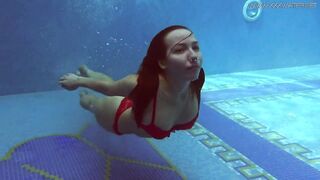 Lina Mercury Russian large bazookas pornstar enjoys swimming pool