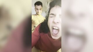 Je me suis prise une énorme queue dans mon cul alors que je faisais la vaisselle !