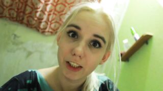 унижает меня как свою сучку , я хочу кончить на нее