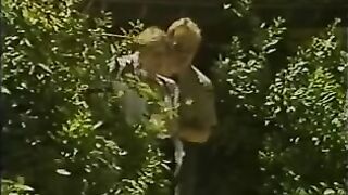 Madame Et Sa Fille Au Badhouse (1987) TOTAL VINTAGE CLIP