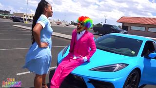 Sexually Excited waitress gives a sloppy oral to her recent customer