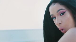 Cardi B – Cash, Explicit Remix PMV