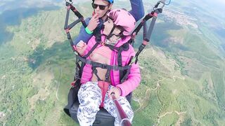 SQUIRTING during the time that PARAGLIDING in 2200 m above the sea ( 7000 feet )