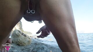 nippleringlover pierced teats peeing & fingering pierced vagina in public at undressed beach