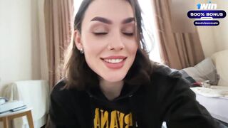 Hawt student skillfully rides a dong