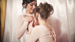 Emily Willis and Riley Reid explore every-other!!