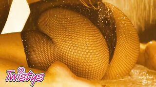 Twistys - Female-Dom Kayley Gunner Bangs Her Cunt With Her Toy During The Time That This Babe Gets Showered With Water