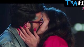 Shweta Tiwari Hawt Scene in Hum Tum And 'Em