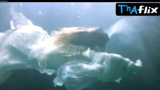 Carolina Felline Hawt Scene in Biuti Quin Olivia