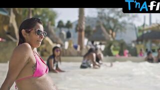 Julia Chavez Melons, Bikini Scene in El Otro Tom