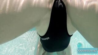 Jason throat bangs Marcie underwater