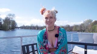 Ersties - Flexy's hawt Bootstrip mit analer Penetration