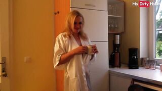 Sexy & Hot mother I'd like to fuck GinaTomic Teases And Sucks The Handyman - Mydirtyhobby