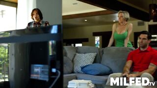 Sexy Breasty mother I'd like to fuck Bangs the Cable Dude Sneakly