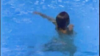 DIFFERENT STROKES (1998)