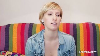 Ersties - Flora gibt Veronica in diesem JOI-Movie lustvolle Orgasmus-Anweisungen