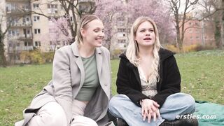 Ersties - Lesbische Anal-Belt-on-Erfahrung mit two sinnlichen Schönheiten