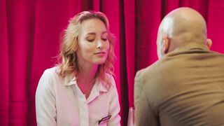 VIXEN Insatiable bad gals Kelly Collins & Sirena Milano Entice Hotel Guest